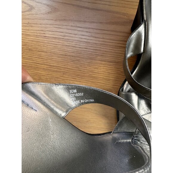 Caressa Size 10M Metallic Silver Strappy Wedge Sandals - Picture 12 of 16